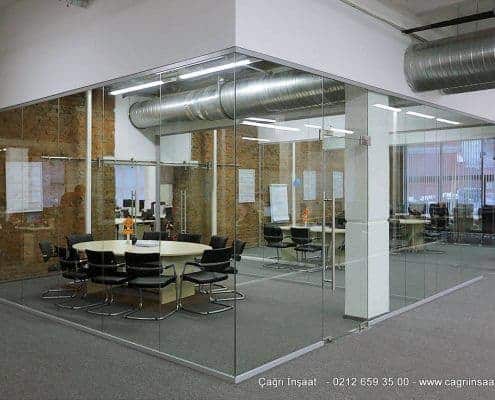 glass partition wall