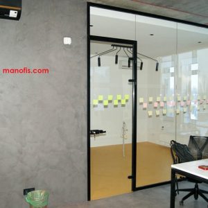 man partition wall